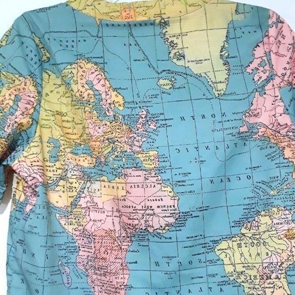 Misslook short sleeve button down World Map print shirt size Small - Picture 5 of 10